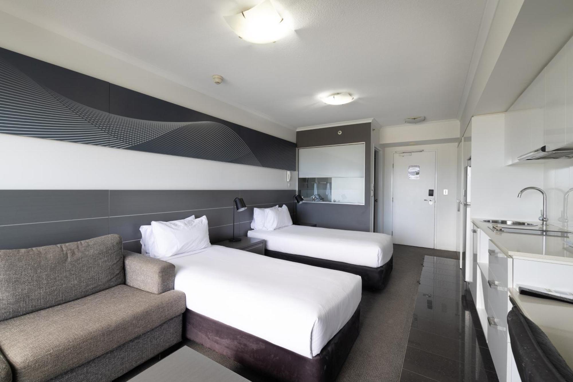 Oaks Townsville Metropole Hotel Exterior foto